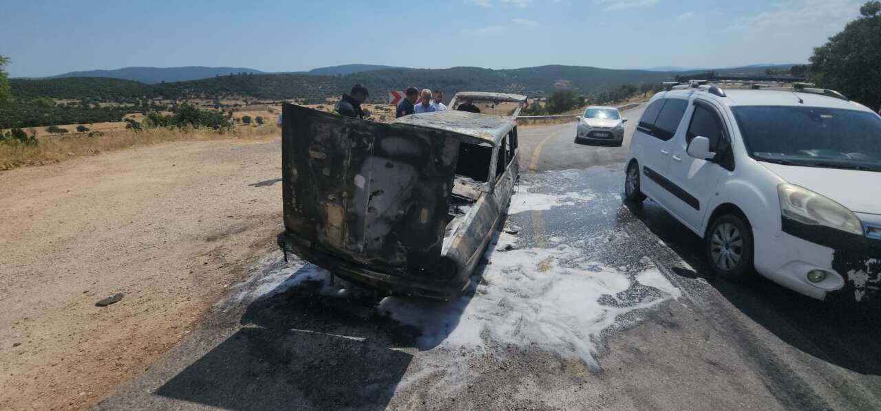 Muğla'da Otomobil Alevlere Teslim Oldu 5